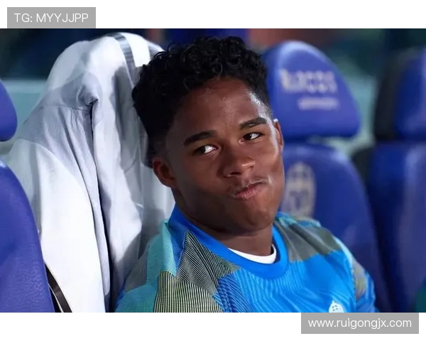 恩德里克本赛季仍未出场国际比赛间歇携妻子畅游摩洛哥度假